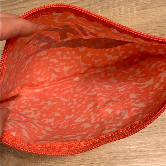 Nike Pouch - Picture 6 of 6
